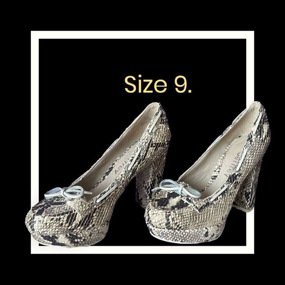 Sperry Top-Sider- A/O Pump  - Picture 1 of 7